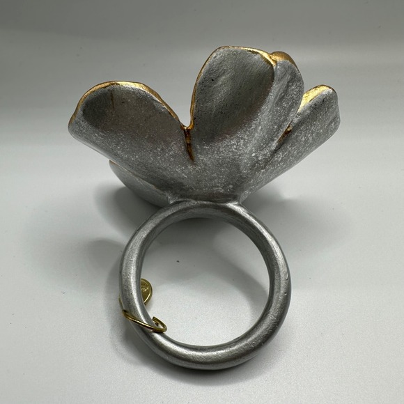 New Mackenzie Childs Sweet Brair Napkin Ring Silver Flower - Picture 7 of 7